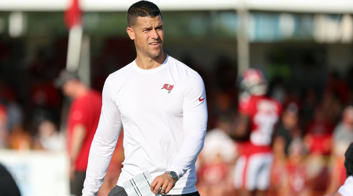 Tampa Bay Buccaneers offensive coordinator Dave Canales looks on during a practice.